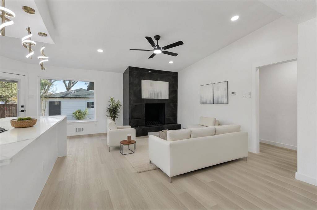 6858 Freemont Street, Dallas, TX 75231