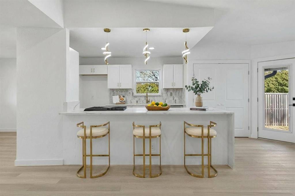 6858 Freemont Street, Dallas, TX 75231