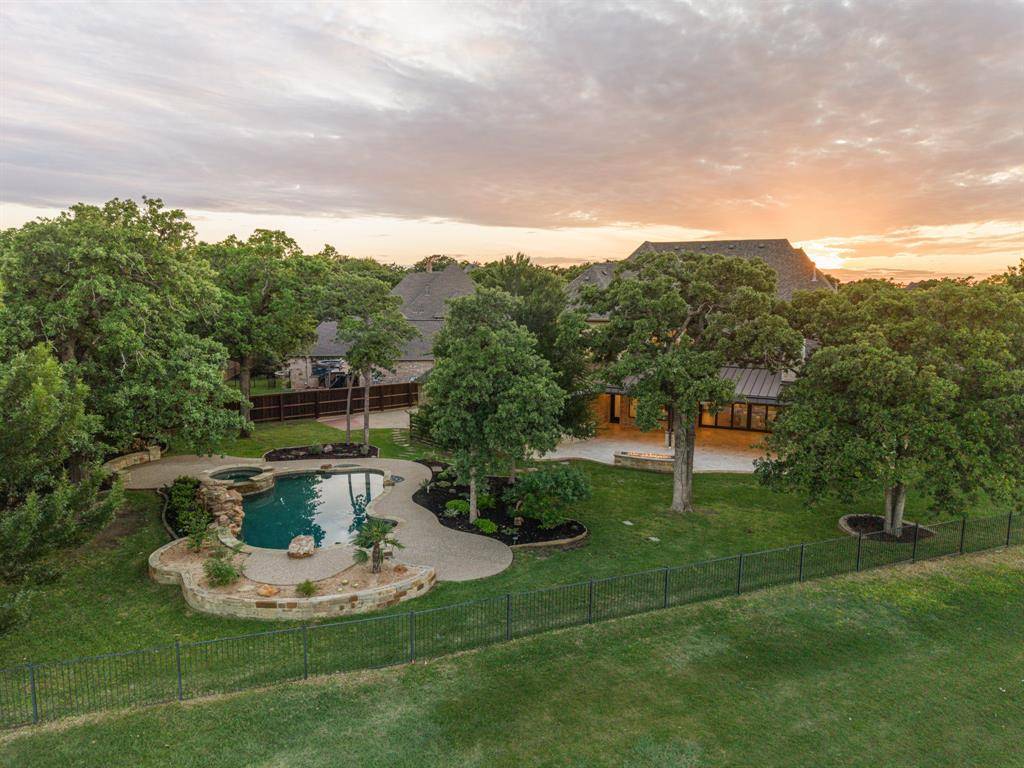 4 Heatherstone Court, Trophy Club, TX 76262