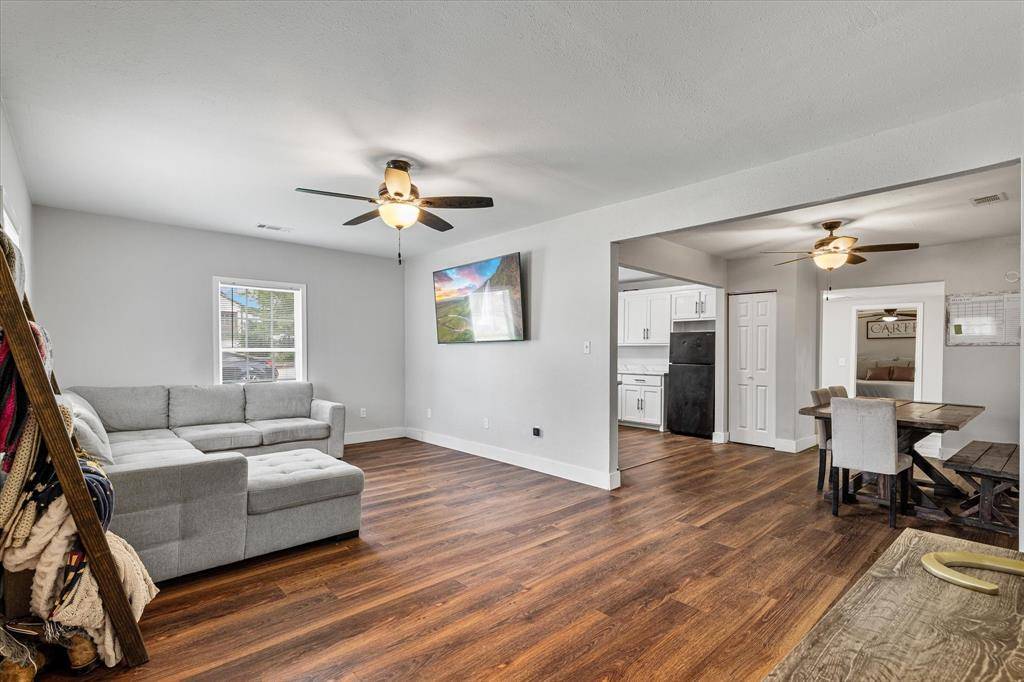 25 W Parnell Street, Denison, TX 75020