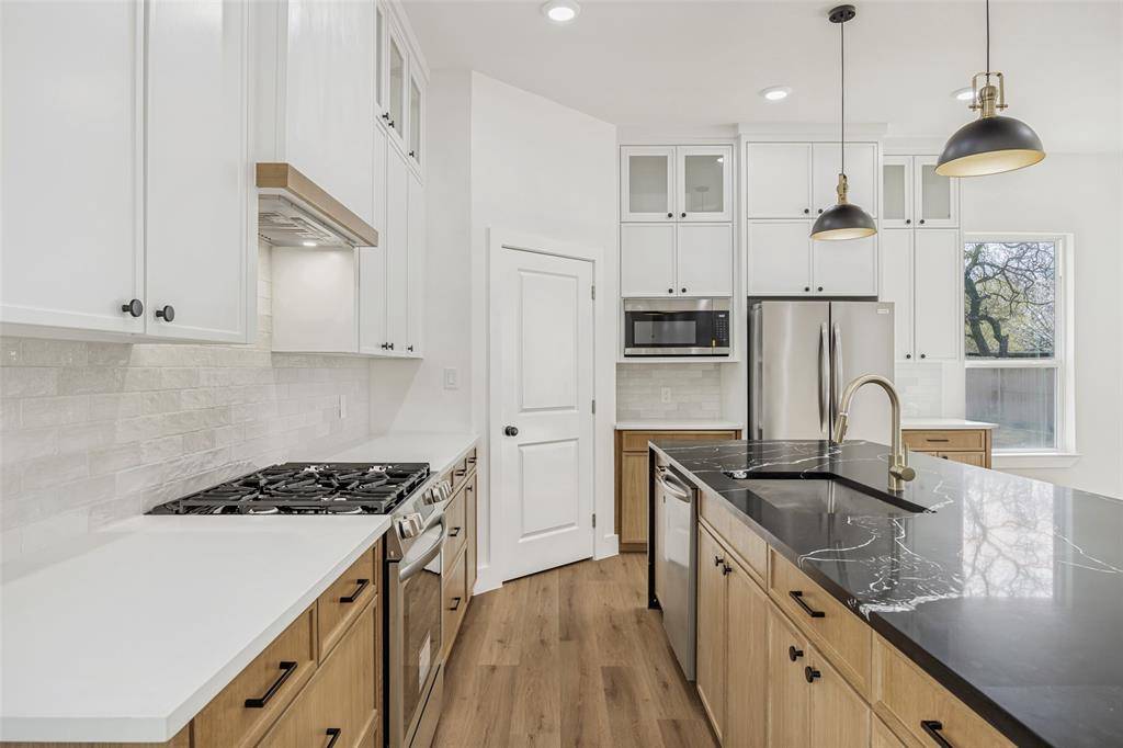 3910 Harlingen, Dallas, TX 75212