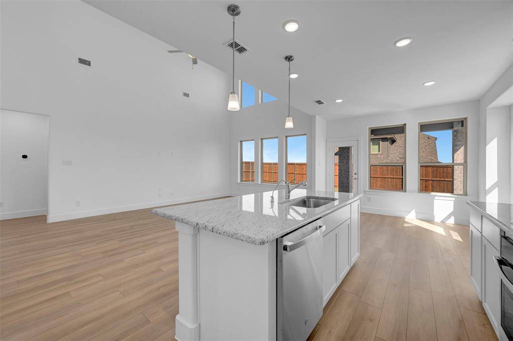 5040 Ressina Drive, Aubrey, TX 76227