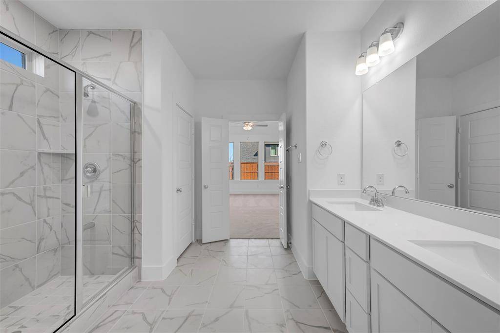 5040 Ressina Drive, Aubrey, TX 76227