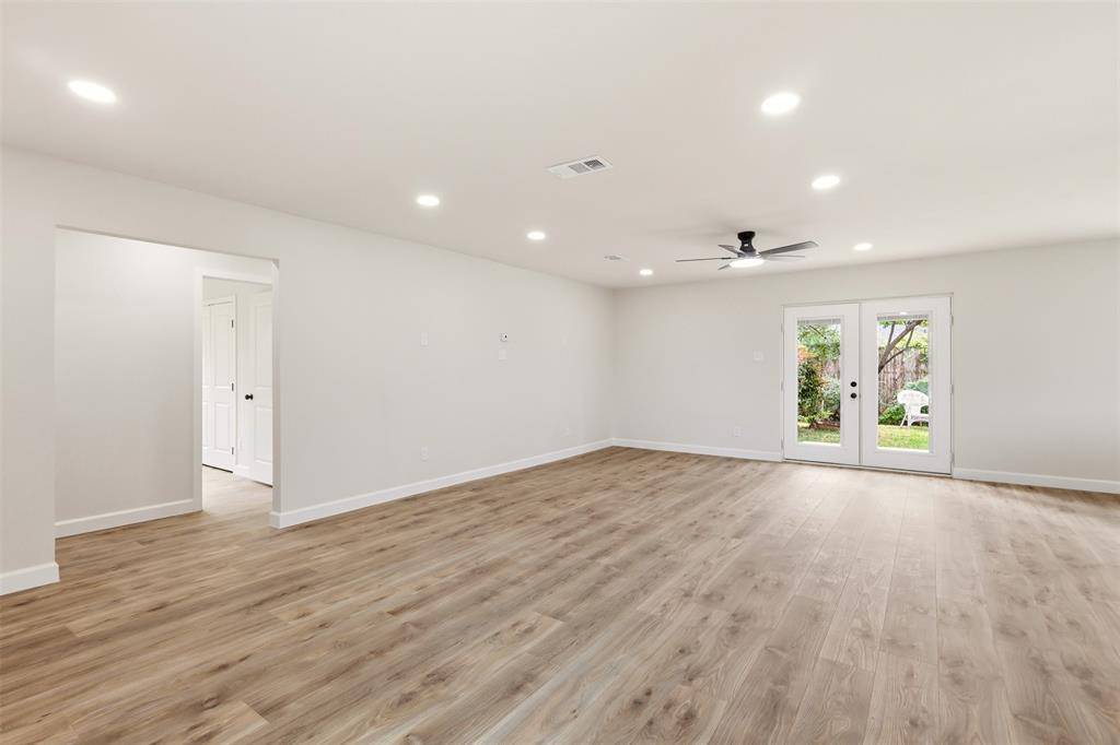 3550 Ridgeoak Way, Farmers Branch, TX 75234