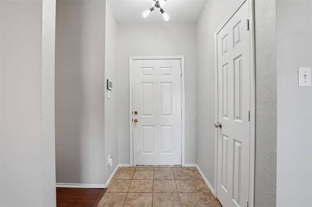 1026 Meadowbend Drive, Cedar Hill, TX 75104