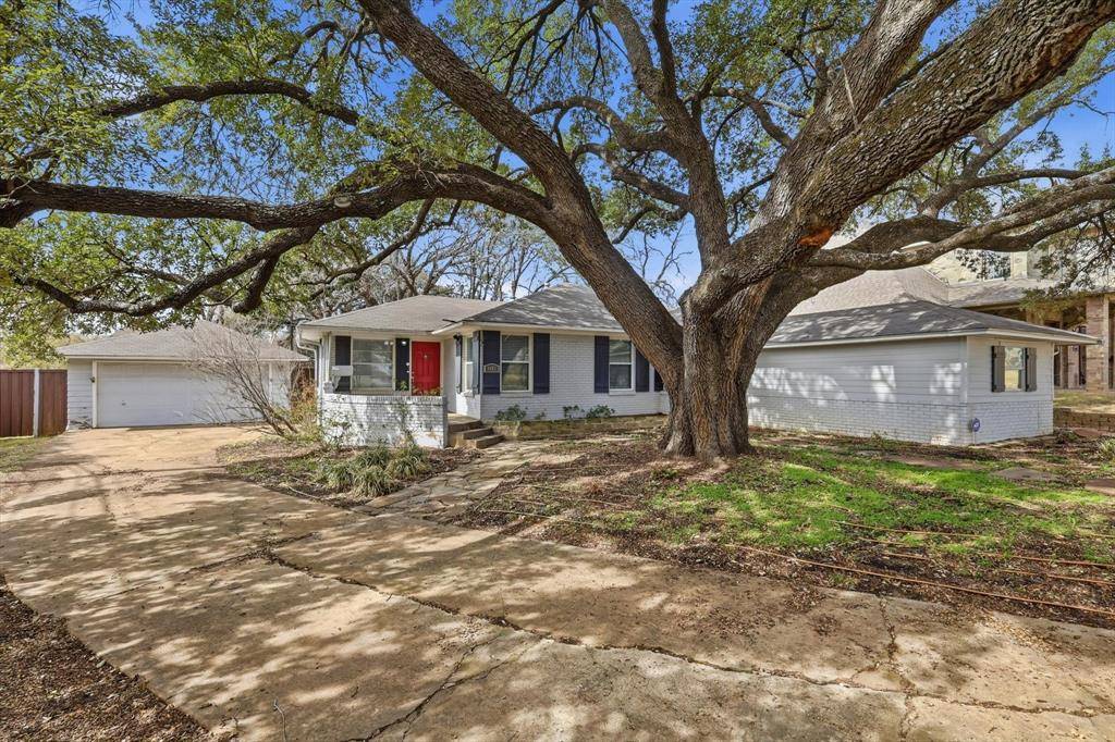 9403 Thornberry Lane, Dallas, TX 75220