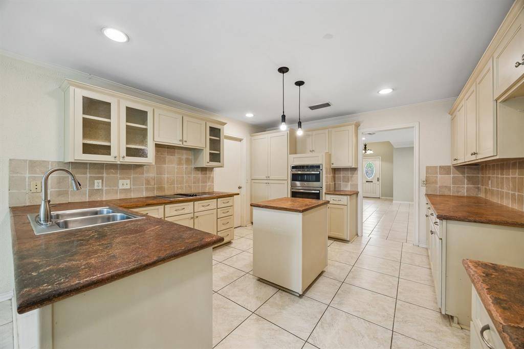 5318 W Mockingbird, Dallas, TX 75209