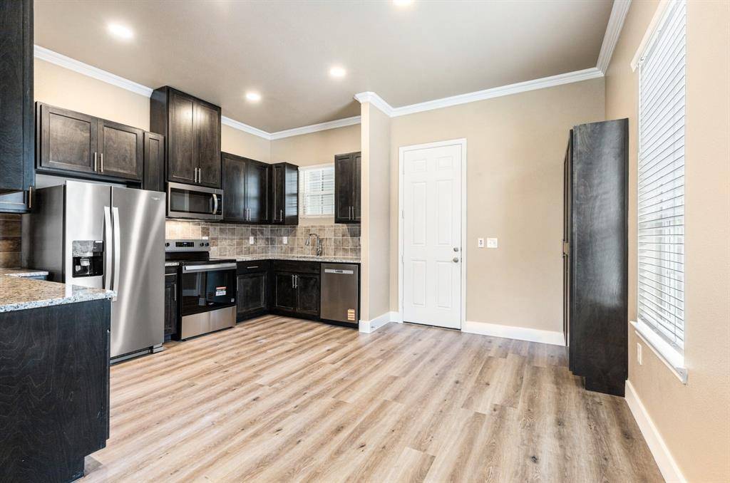 413 Henderson Street, Bonham, TX 75418