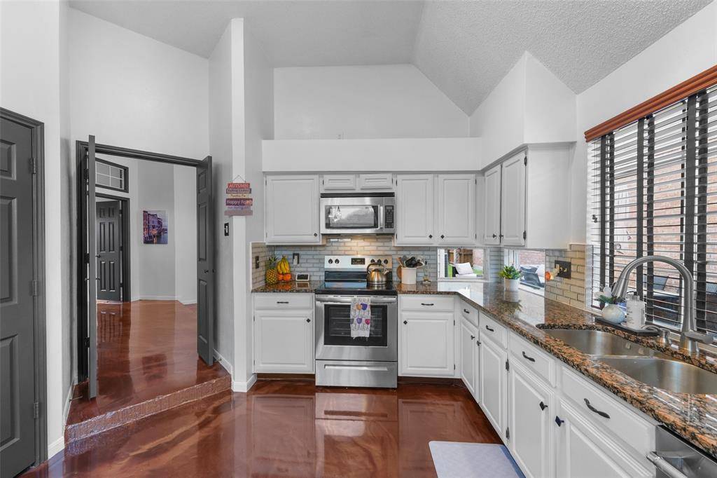 411 Red River Trail, Irving, TX 75063