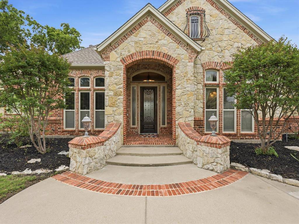 12833 Whisper Willows Drive, Fort Worth, TX 76052