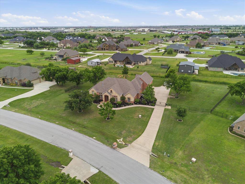 12833 Whisper Willows Drive, Fort Worth, TX 76052