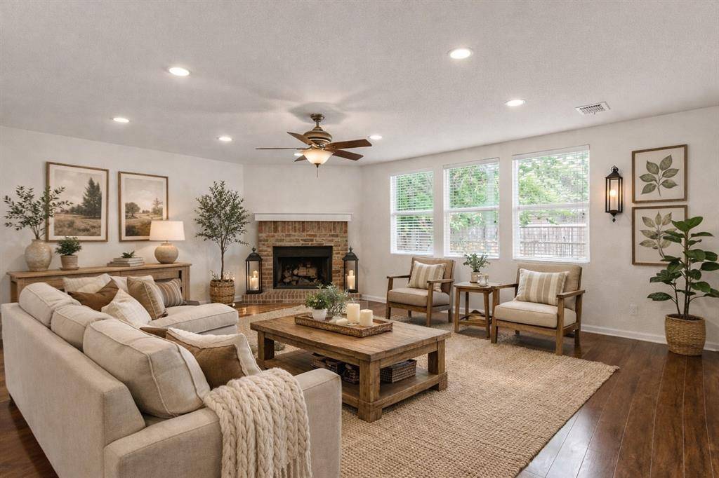 1416 Erin Drive, Burleson, TX 76028