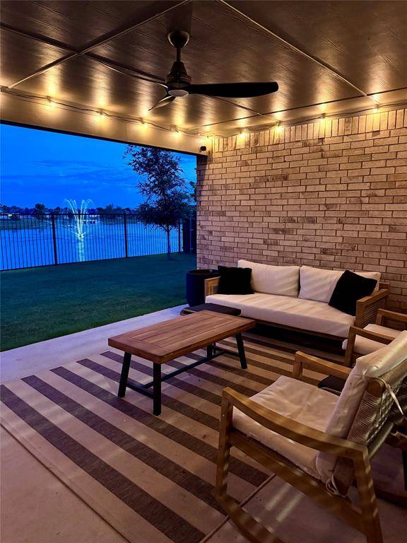 1913 Cookes Lane, Cleburne, TX 76033