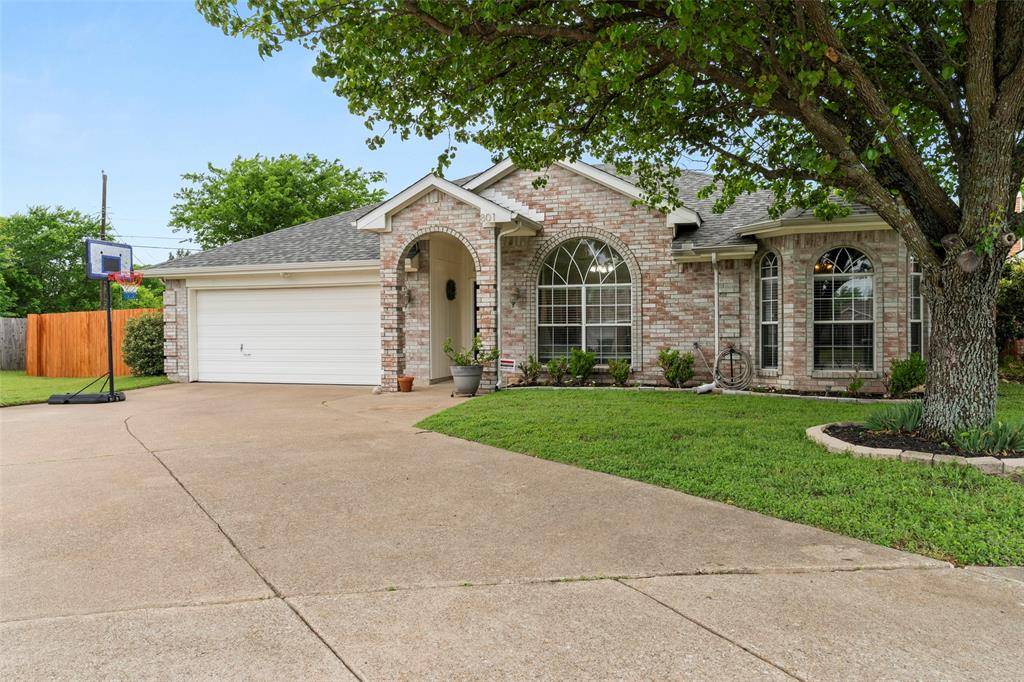 801 Switzer Lane, Cedar Hill, TX 75104