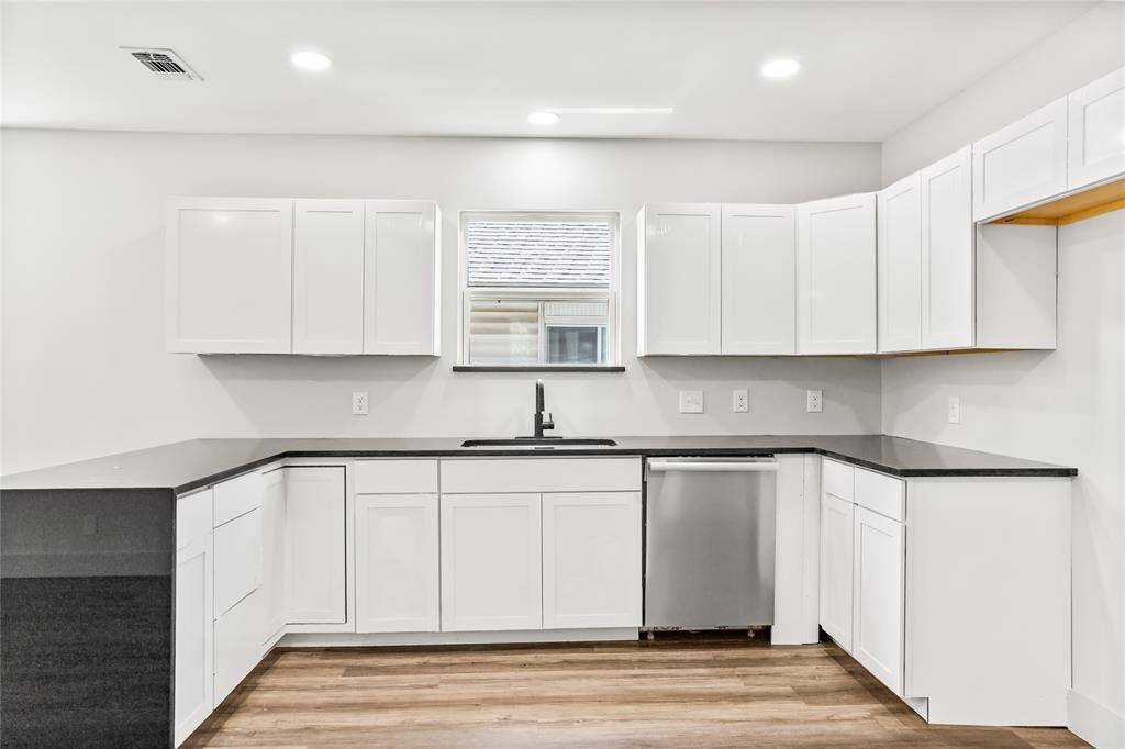 1127 W Morgan Street, Denison, TX 75020