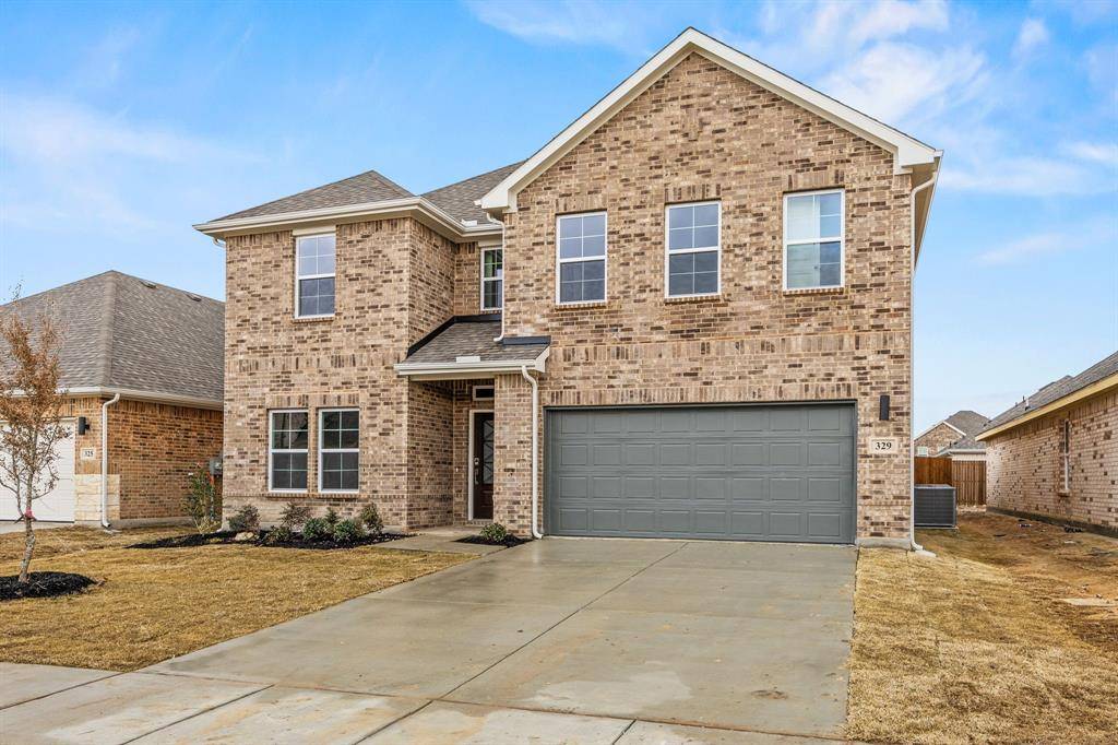 329 Amberville Drive, Red Oak, TX 75154
