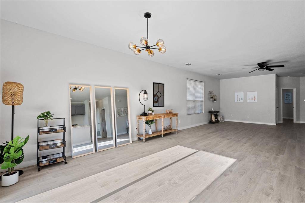 1110 Greywood Drive, Van Alstyne, TX 75495