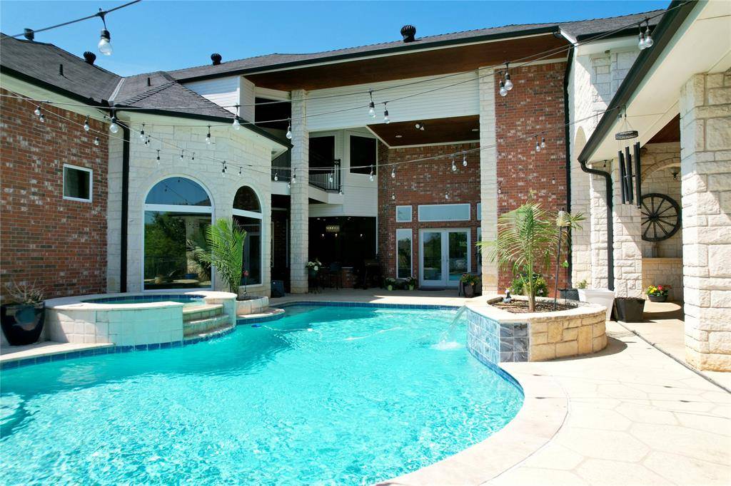 127 Eagle View Court, Weatherford, TX 76087