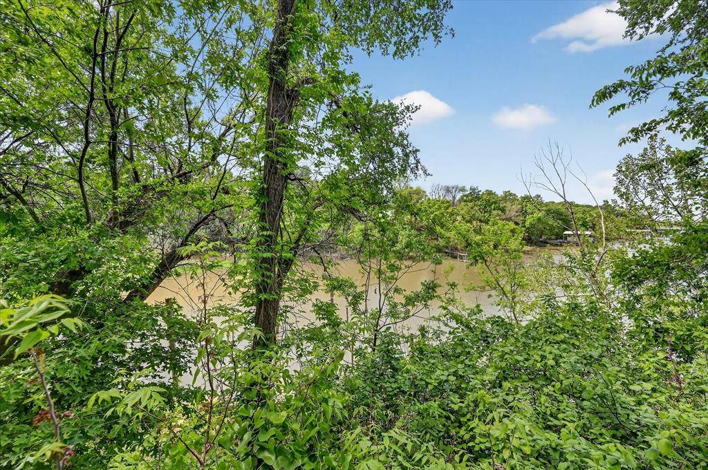 7036 Lotus Trail, Lake Worth, TX 76135