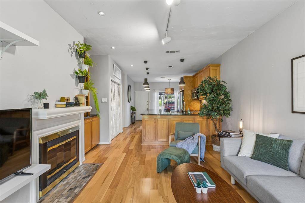 9801 Royal Lane #707, Dallas, TX 75231