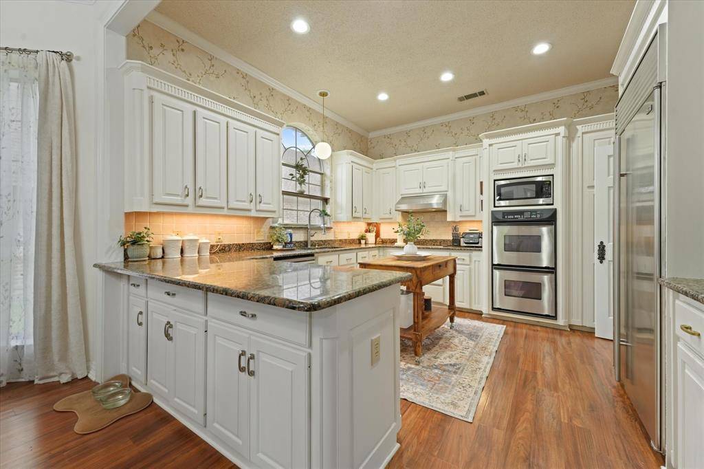 626 Creekbend Drive, Mesquite, TX 75149