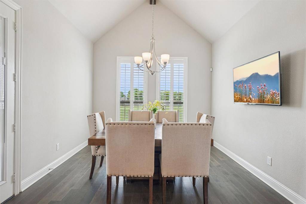 8230 Palmer Lane, Waxahachie, TX 75167