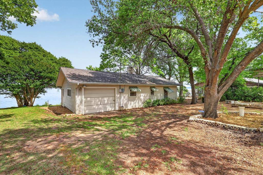 11740 East Court, Azle, TX 76020