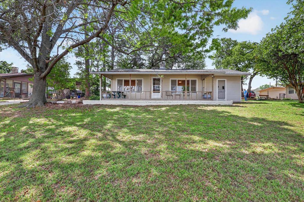 11740 East Court, Azle, TX 76020