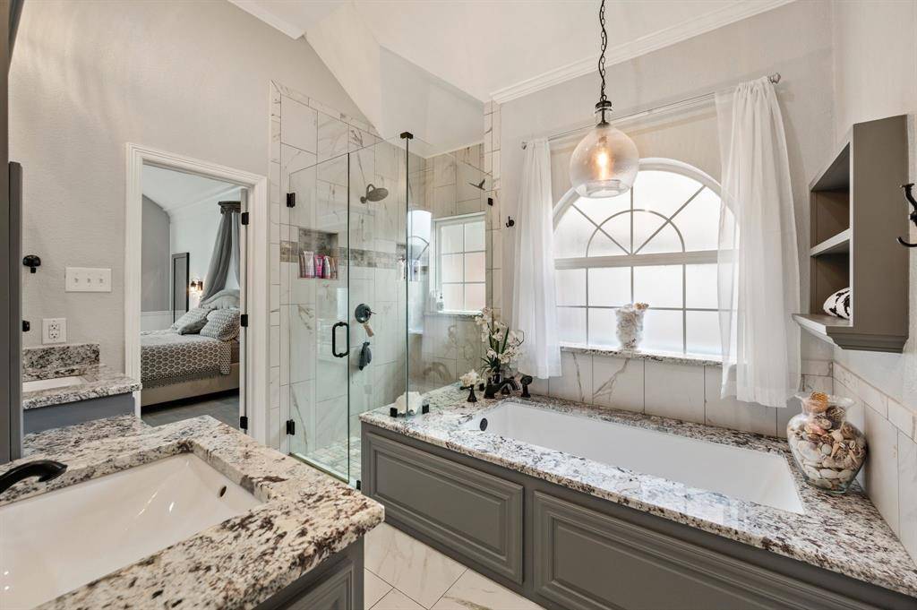 3036 Creekview Drive, Grapevine, TX 76051