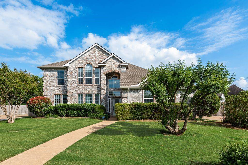 2400 Summer Glen Court, Arlington, TX 76001