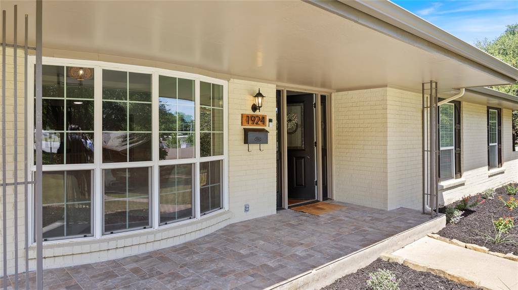 1924 Dakar Road E, Fort Worth, TX 76116