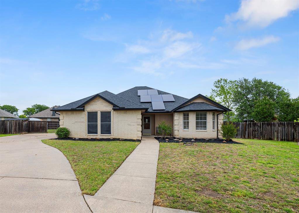 101 Saint James Court, Rhome, TX 76078