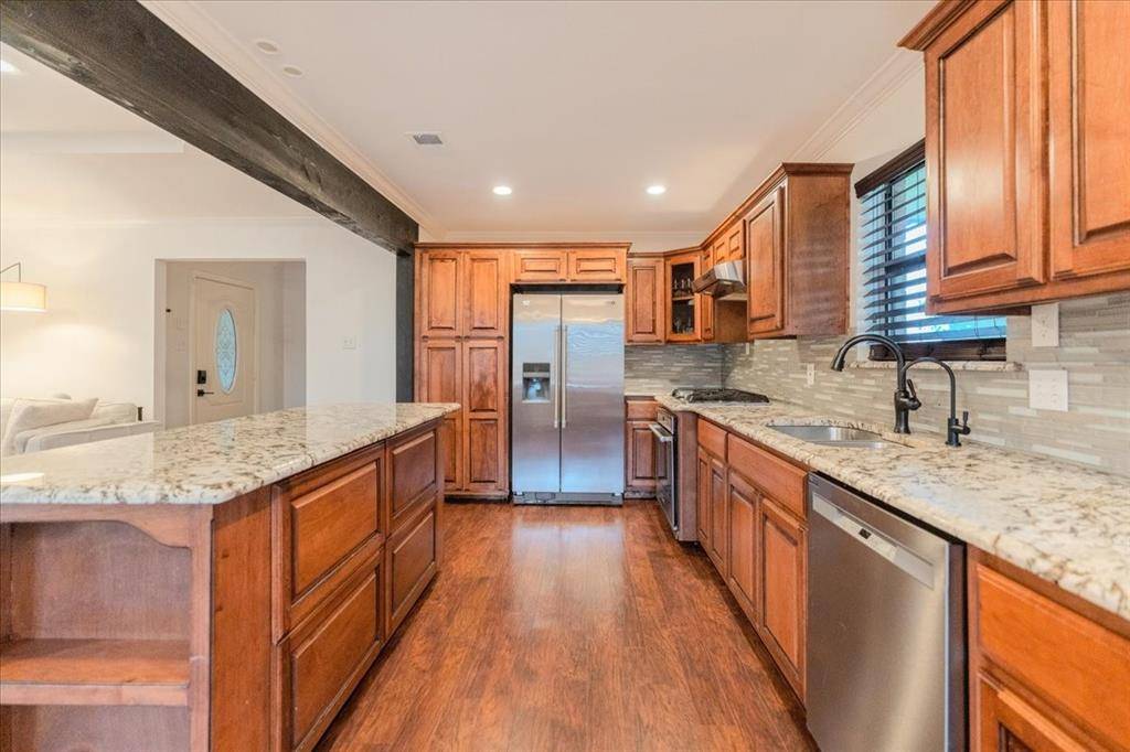 504 Bluebird Lane, Red Oak, TX 75154