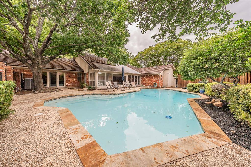 2609 Shadow Ridge Drive, Arlington, TX 76006