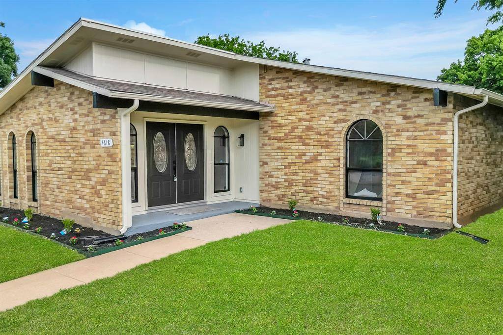7618 Christie Lane, Dallas, TX 75249