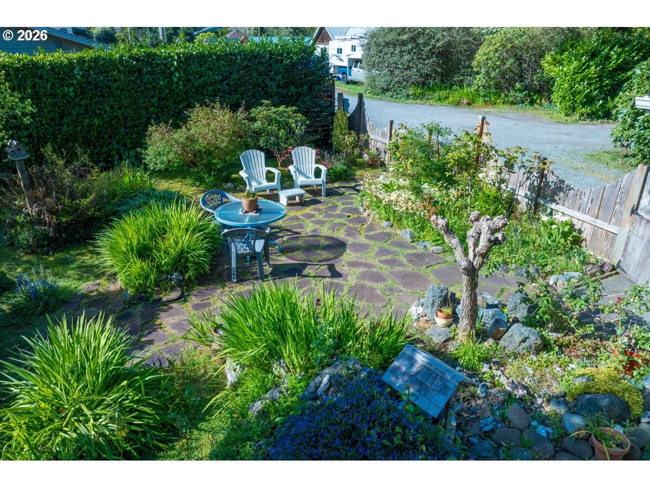 498 LEXINGTON AVE NE, Bandon, OR 97411