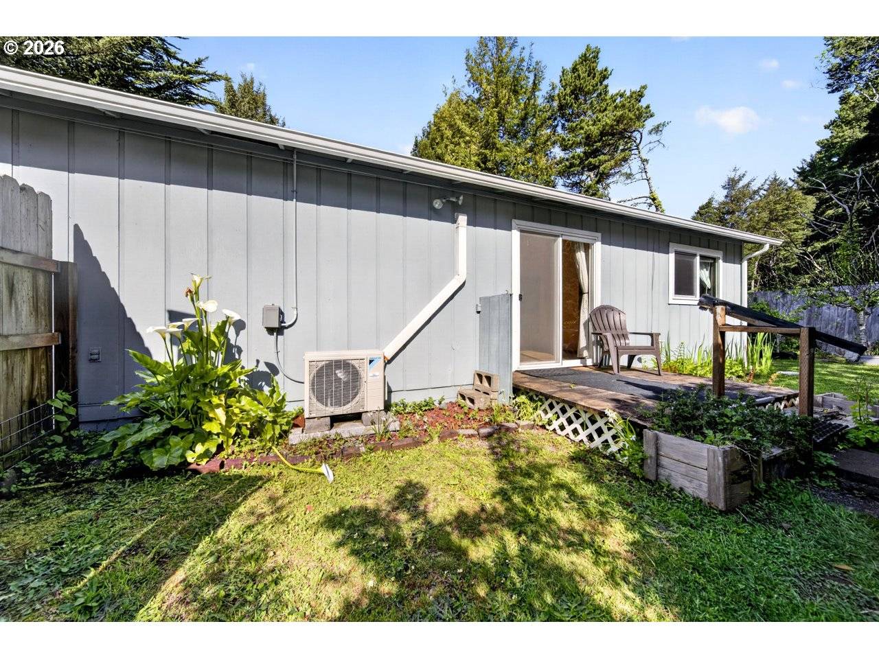 498 LEXINGTON AVE NE, Bandon, OR 97411