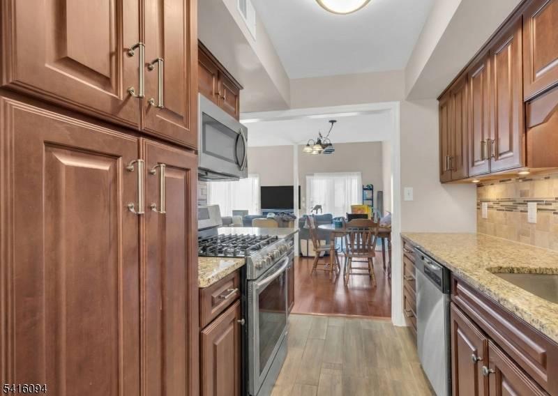 91 Delaware Ln #91, Branchburg Twp., NJ 08876