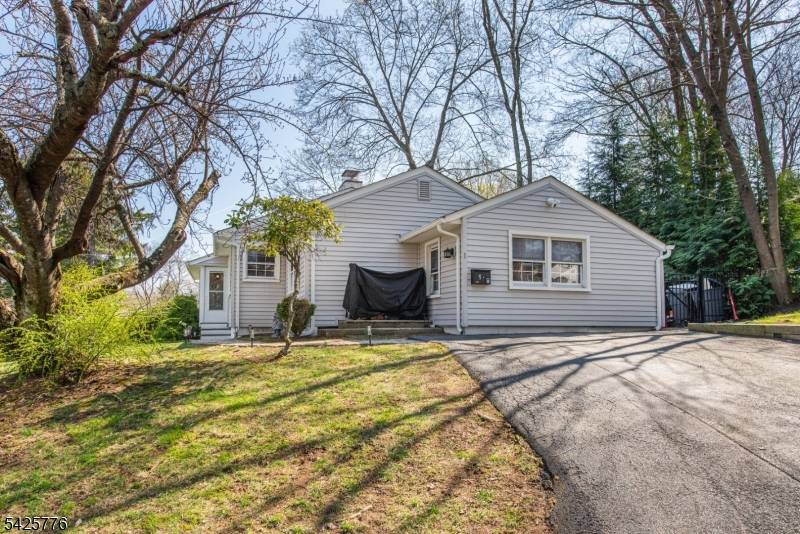 1 Shawnee Trl, Sparta Twp., NJ 07871