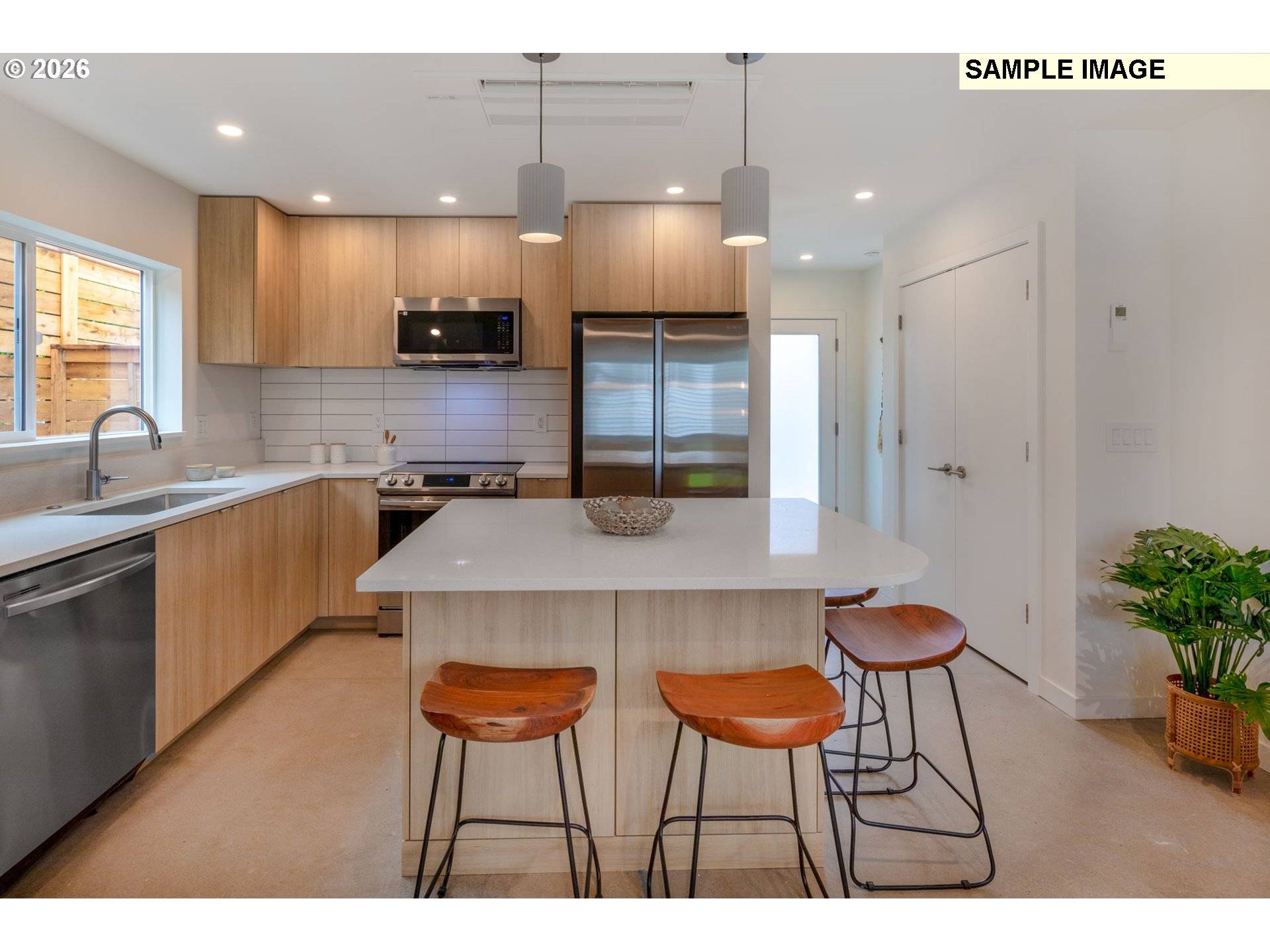 2534 SW CUSTER ST, Portland, OR 97219