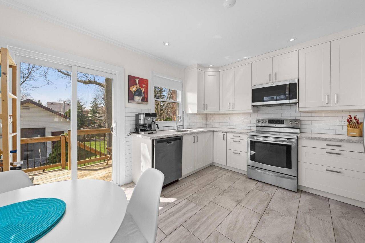 8 Wolcott AVE, Toronto E06, ON M1L 4K1