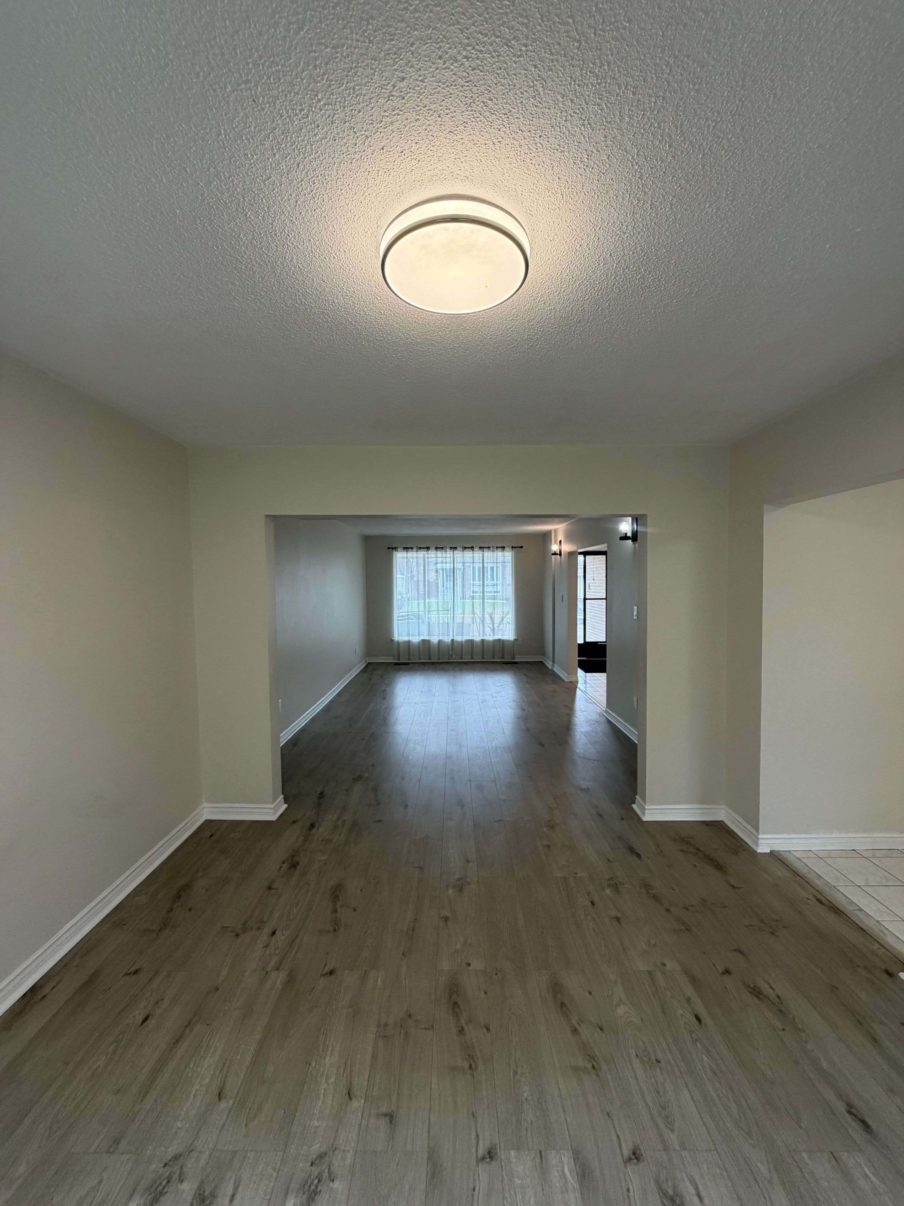 5 Sonmore DR, Toronto E07, ON M1S 1X3