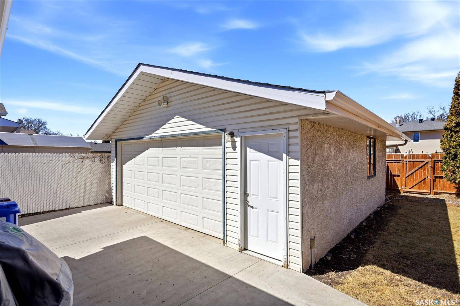 34 Selby CRESCENT, Regina, SK S4T 6W1