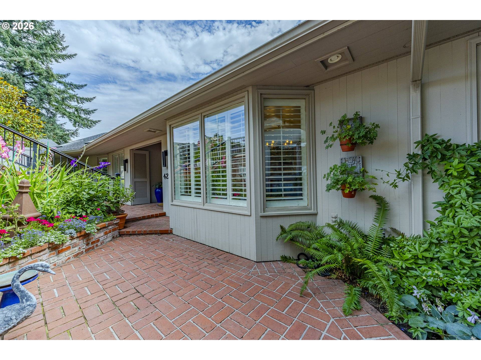 420 SPYGLASS DR, Eugene, OR 97401