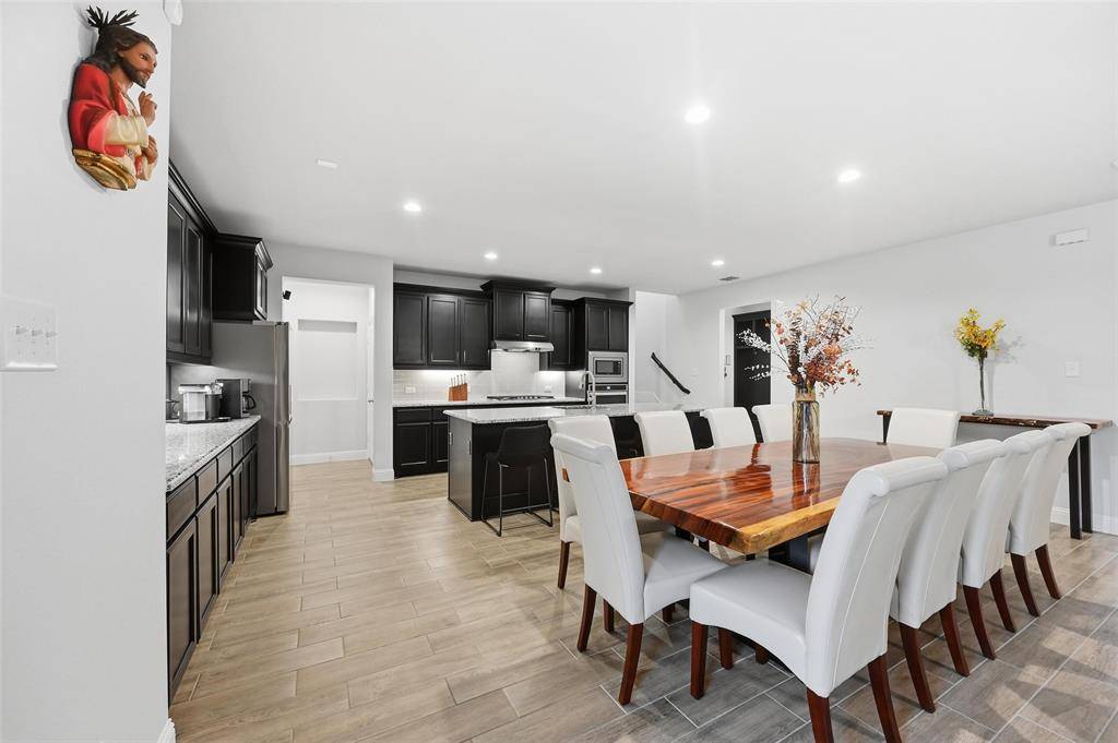 813 Comal Drive, Mansfield, TX 76063