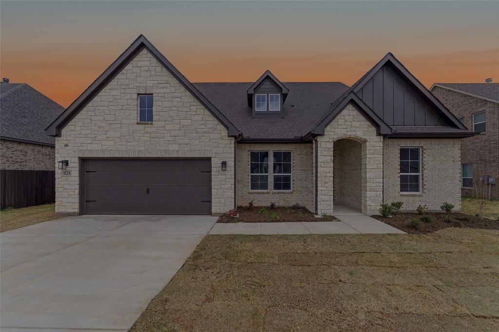 428 Guadeloupe Lane, Springtown, TX 76082