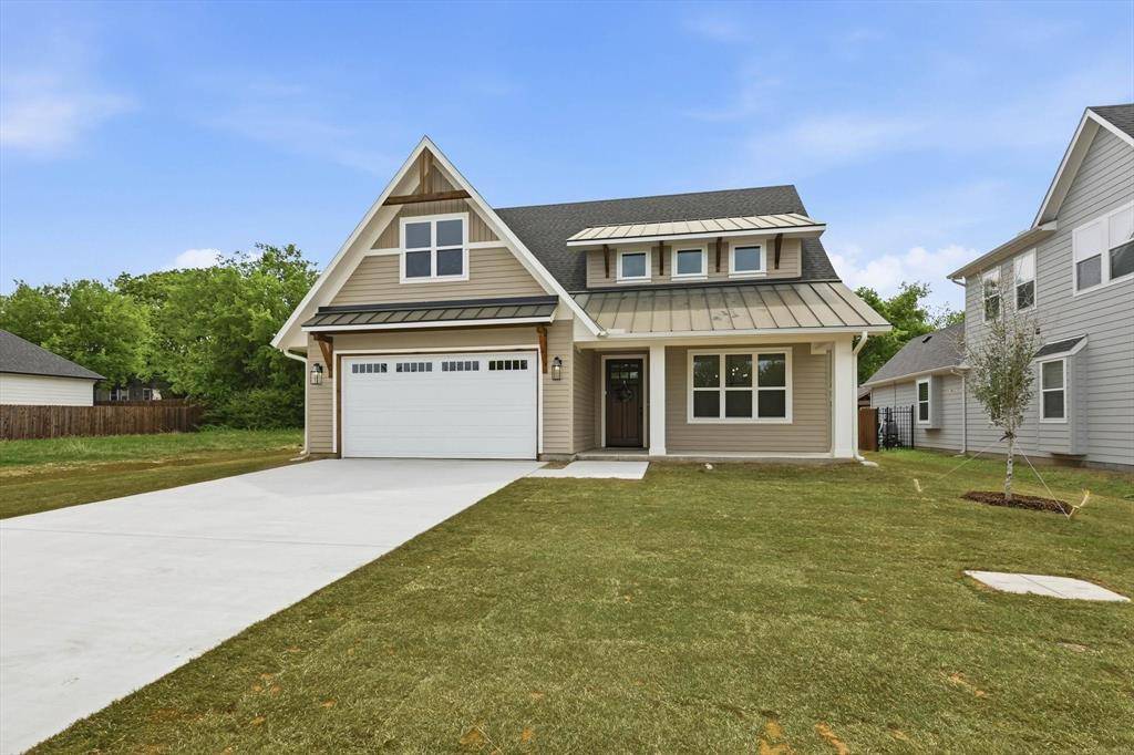 216 Village Way, Argyle, TX 76226