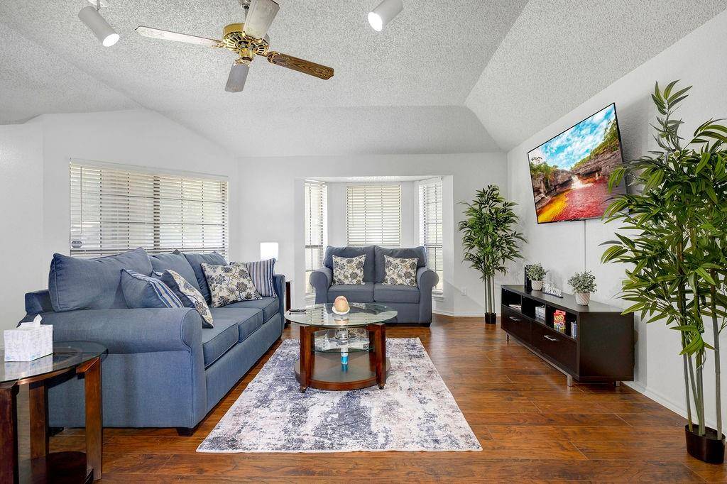 4823 Hollow Ridge Road, Dallas, TX 75227