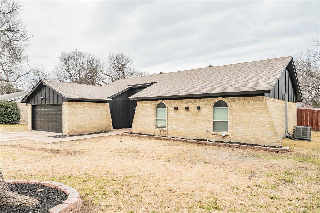 8409 Glenann Drive, North Richland Hills, TX 76182