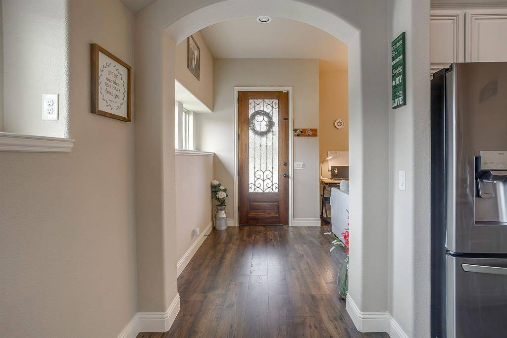 1033 Rustic Oak Way, Burleson, TX 76028